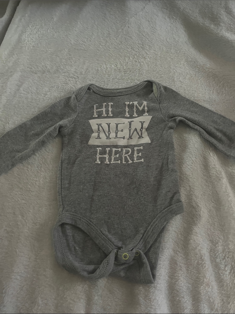 Cat & Jack Gray Long-Sleeve Baby One-Piece Bodysuit - "Hi I'm New Here"
